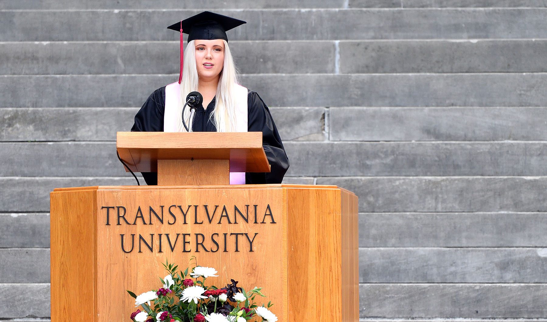 Neuroscience major gives 2019 commencement address with younger people in mind