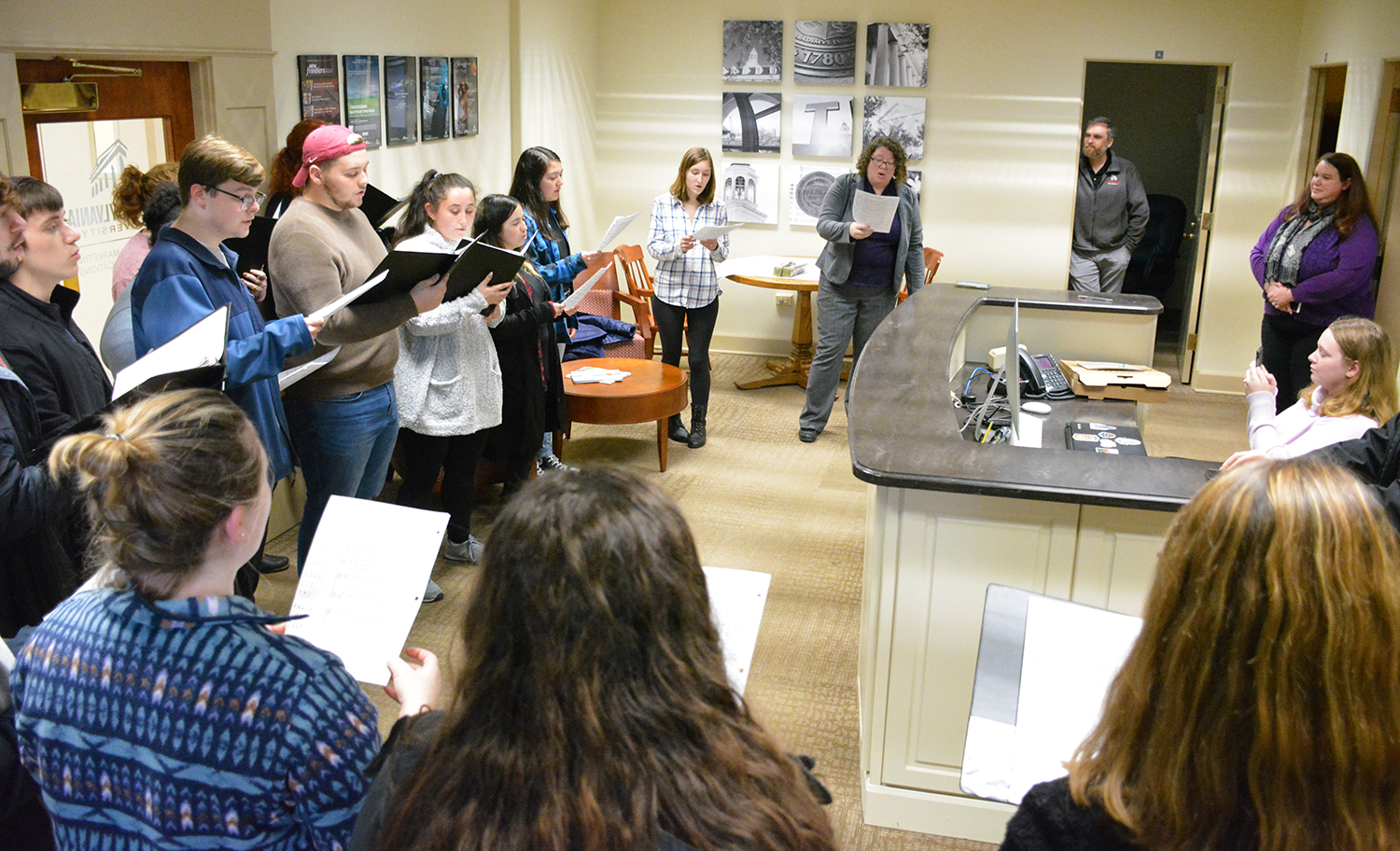 Transylvania Choir spreading holiday cheer on and off campus
