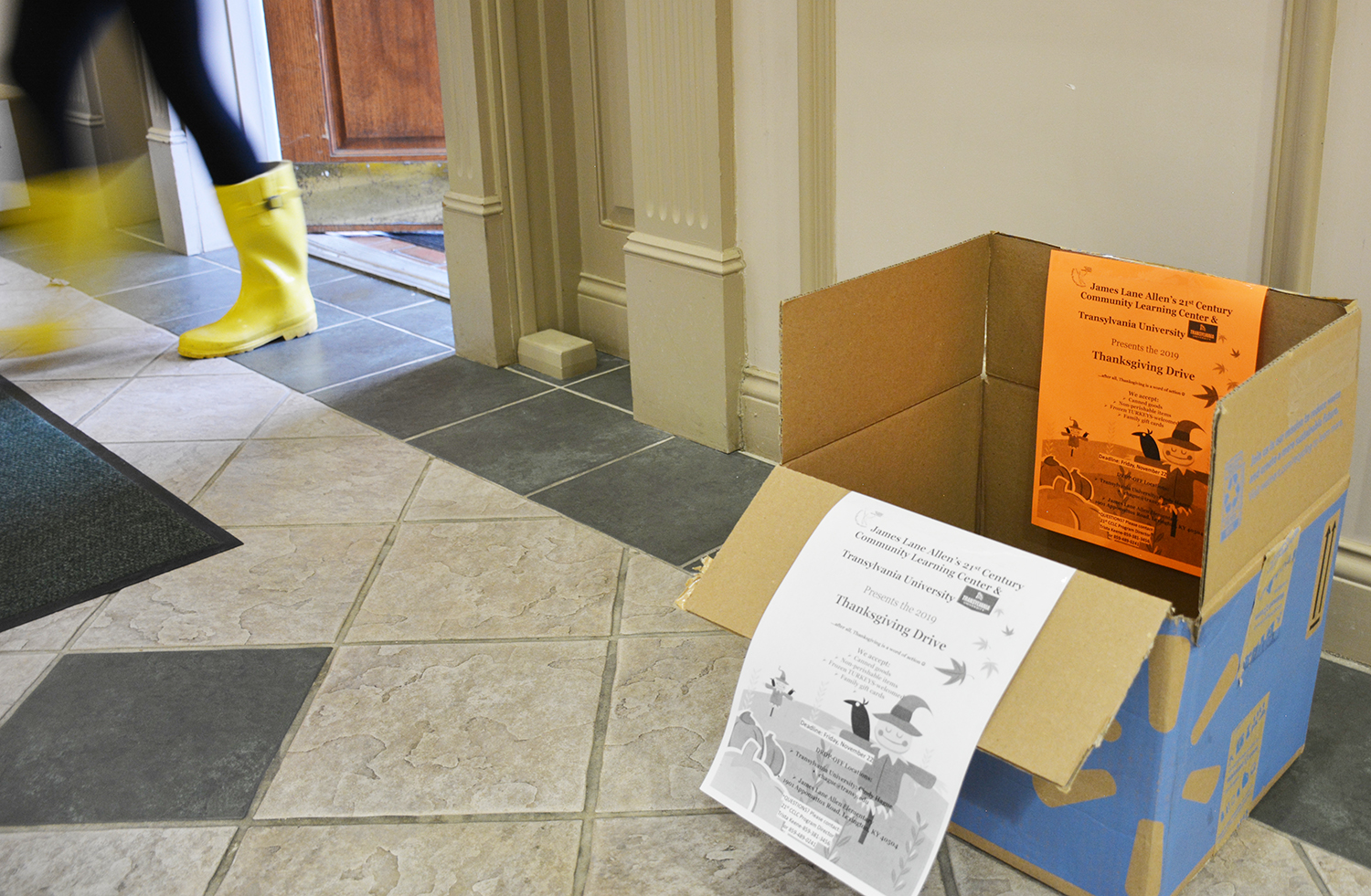 Transylvania education program collects food for schoolchildren before Thanksgiving