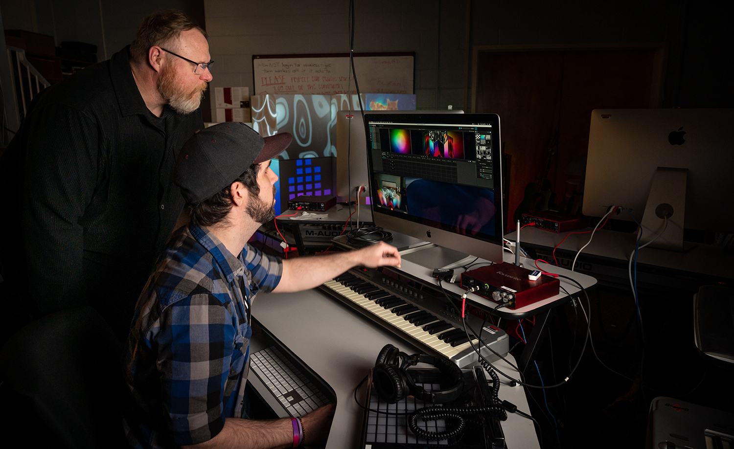 Transylvania students, professor demonstrate connection between projection mapping, liberal arts