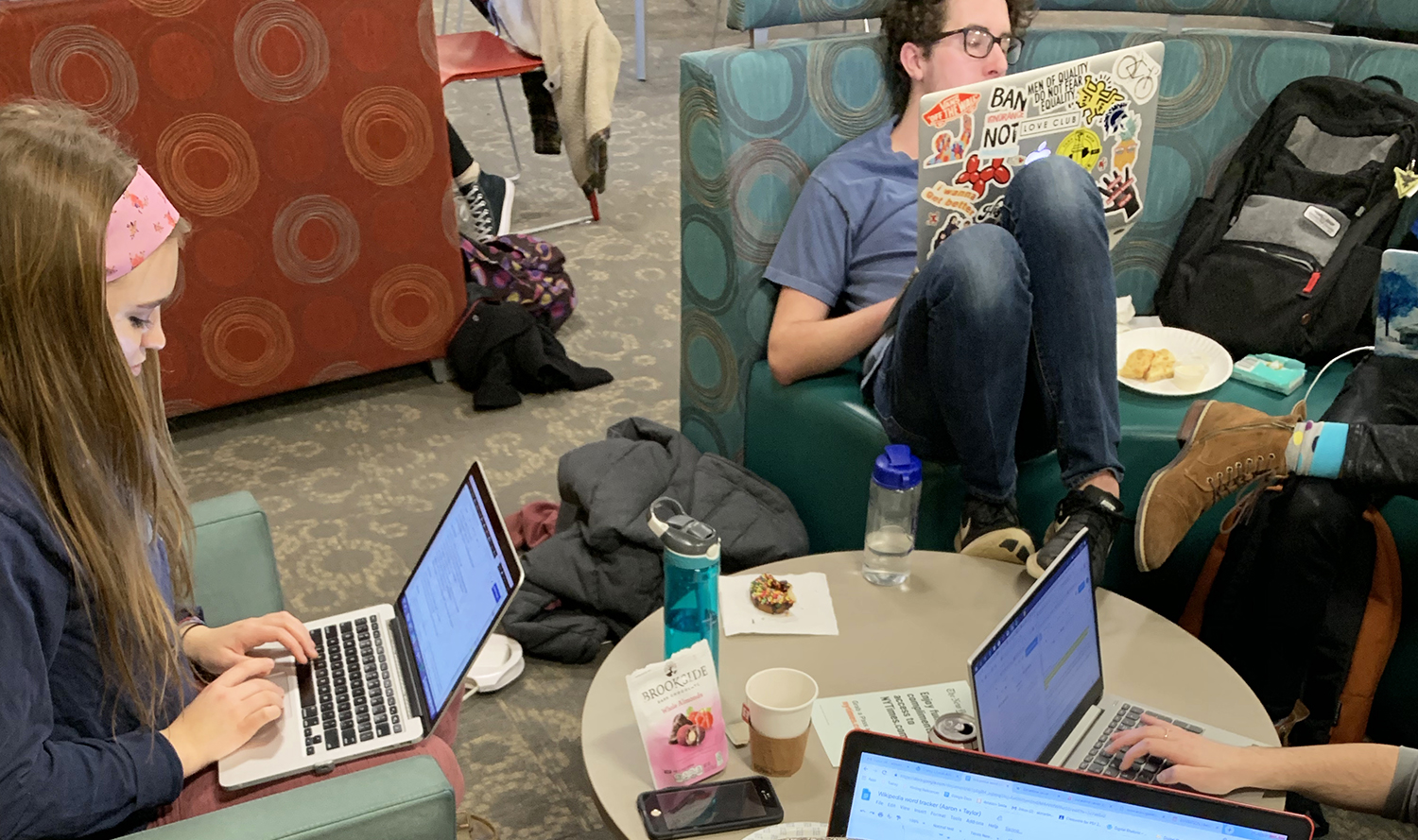 students editing wikipedia