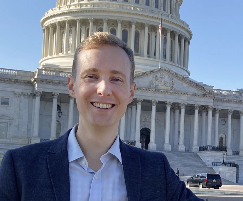 puckett in front of capitol