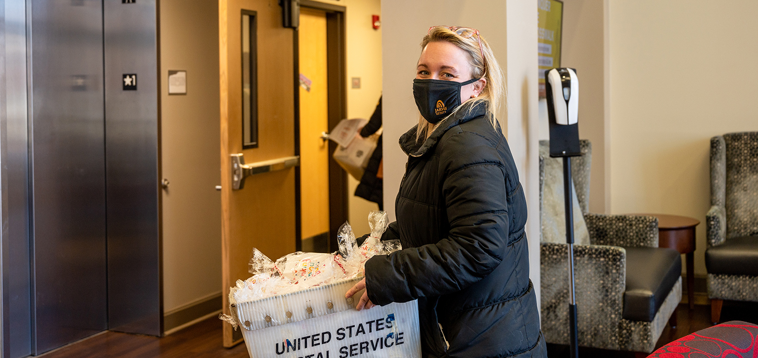 Operation Cookie Drop-Off delivers pre-finals treats to Transylvania students