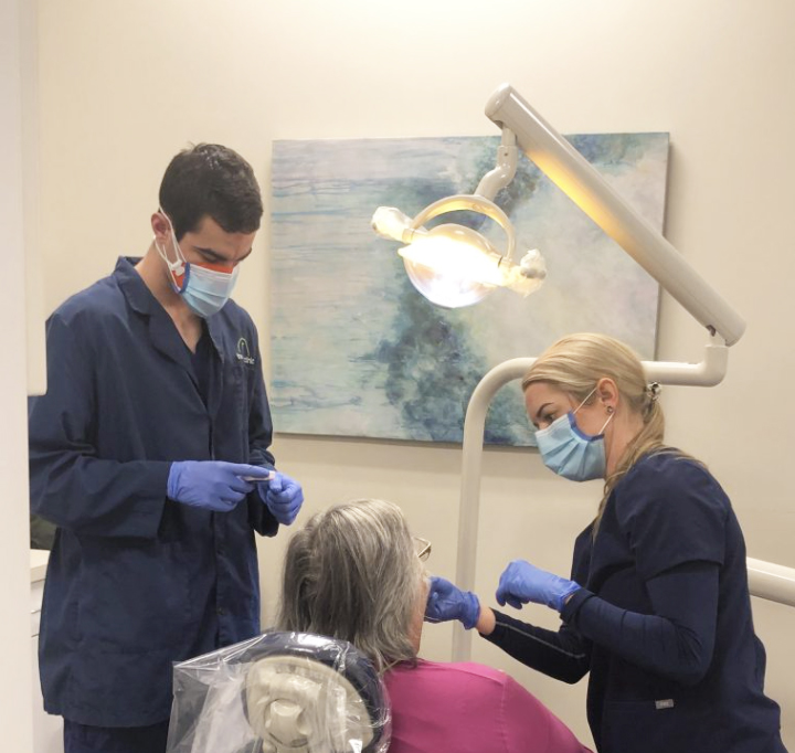 Pre-dental student gains hands-on experience at The Refuge Clinic with help of Transylvania graduates