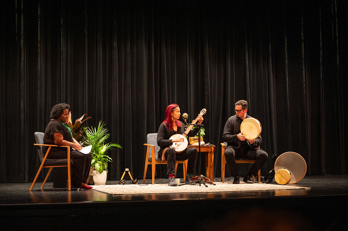 Renowned musician Rhiannon Giddens visits Transylvania for performance, student discussion