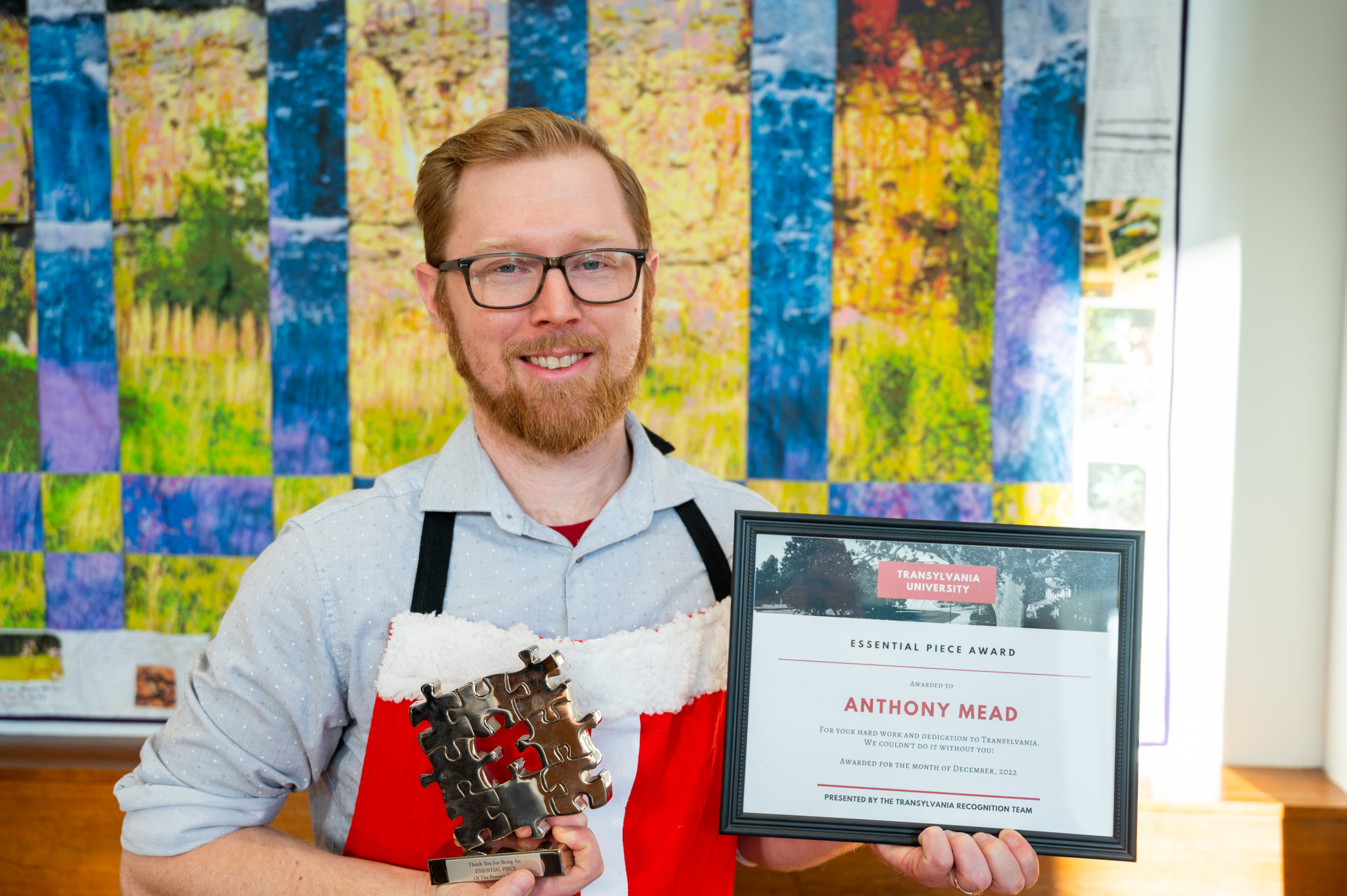 Mead receives Transylvania staff award for commitment to campus art
