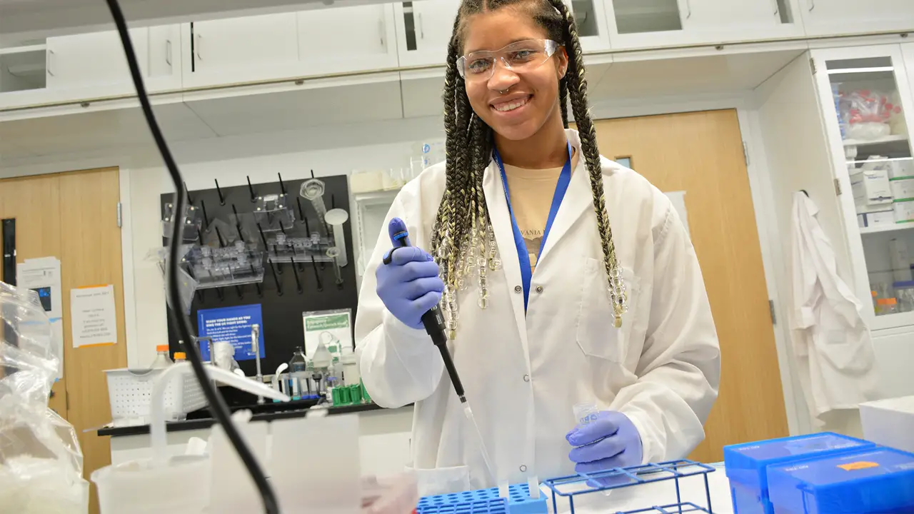 Transylvania student researching cancer through Markey STRONG Scholars program