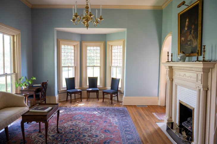 Graham Cottage interior - living room with fireplace