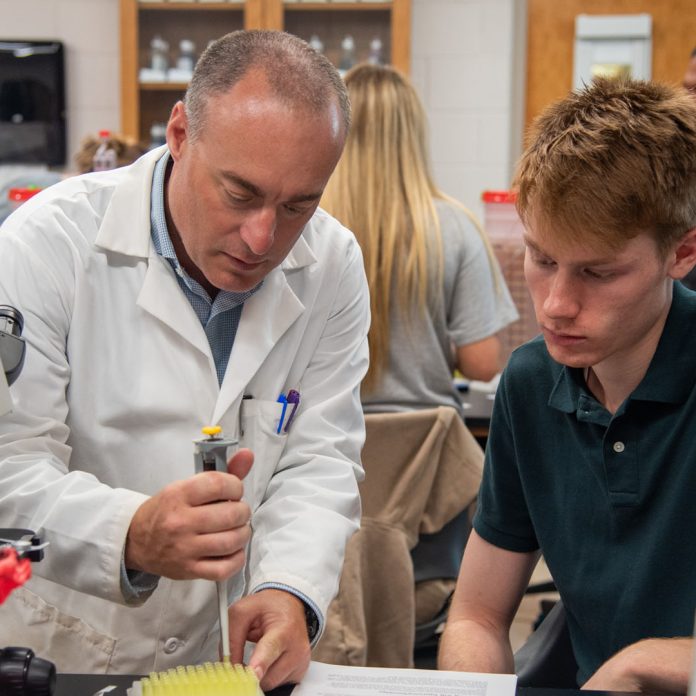 Transylvania University Bingham Endowed Chair Professor Paul Duffin teaching students